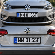 Set 2 Suporturi Număr Înmatriculare Auto Universale, Negre, cu Șină Inferioară Detașabilă